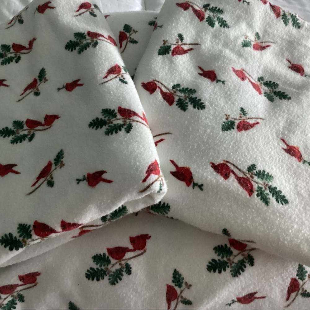 Martha Stewart Flannel Full/Queen Winter Cardinal Fitted Sheet & 2 pillowcases